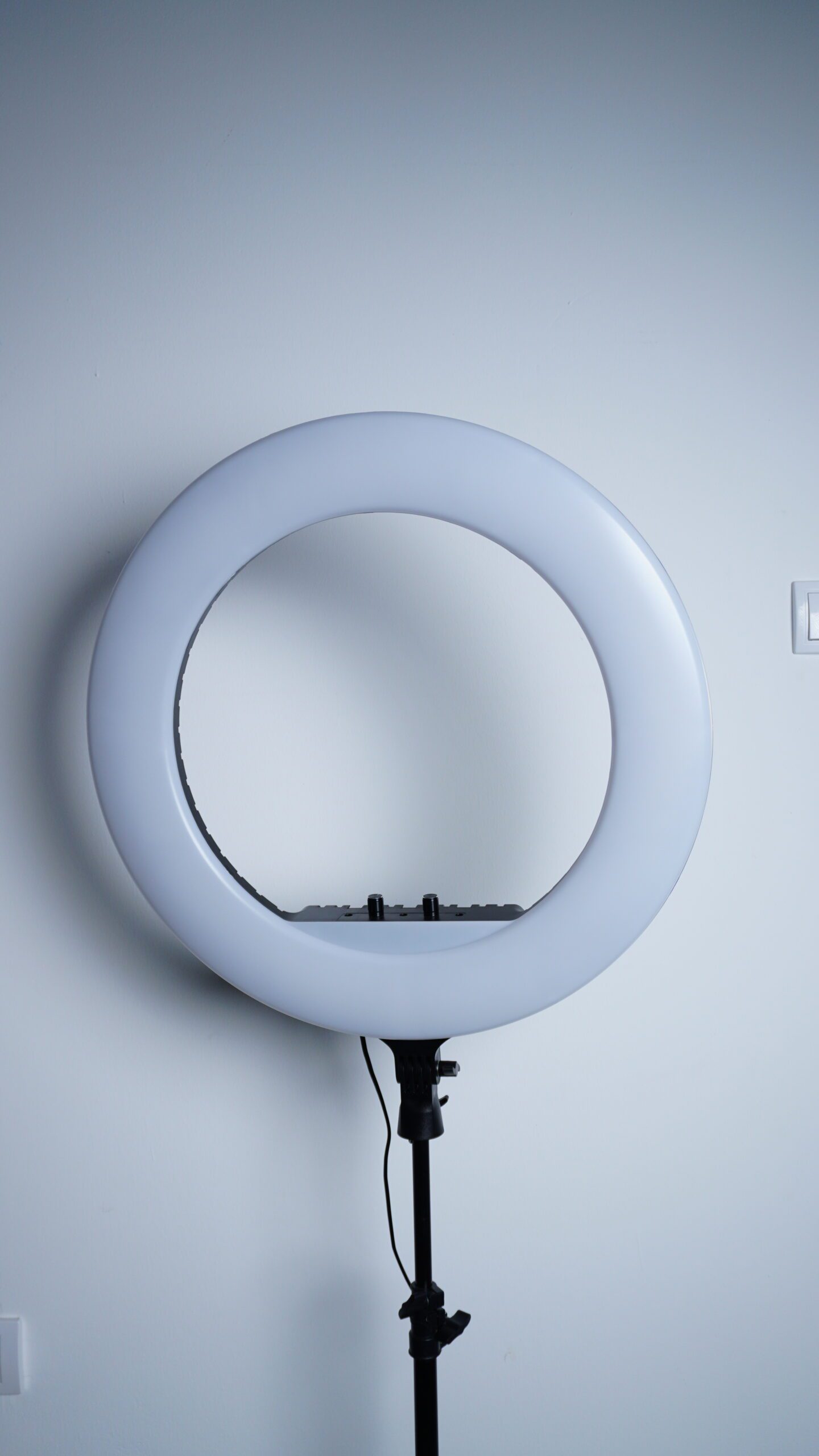 RING LIGHT 21 - profesionalno osvjetljenje za savršene fotografije i videe - Image 2